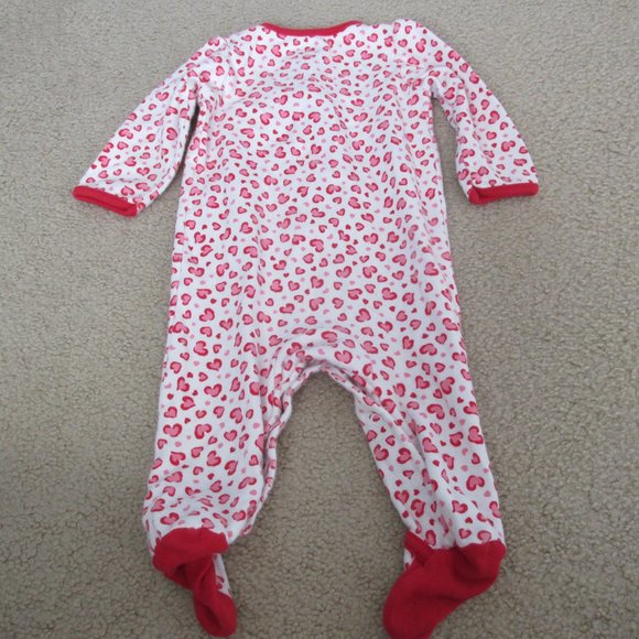 Just One You Snap Front Footed Sleeper Girls Size 9M Red White Valentine Heart - Picture 6 of 6